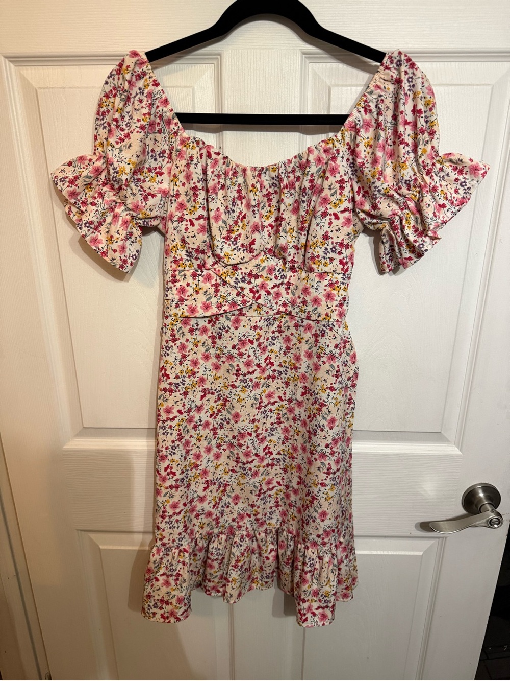 Floral Puff-Sleeve Midi Dress in Pink and White